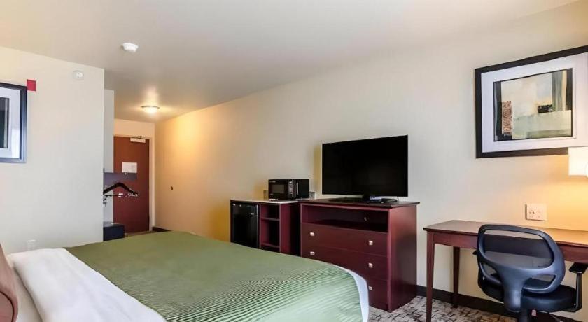 Americinn By Wyndham Oshkosh Exterior photo